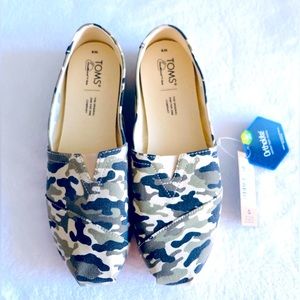 Toms Slip-on in Size 9